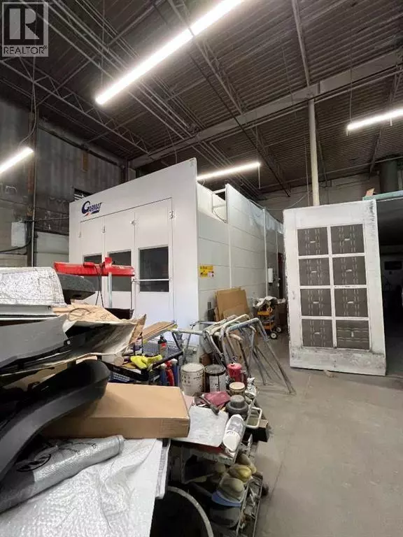 Calgary, AB T2E6Y2,4261 23 Street NE