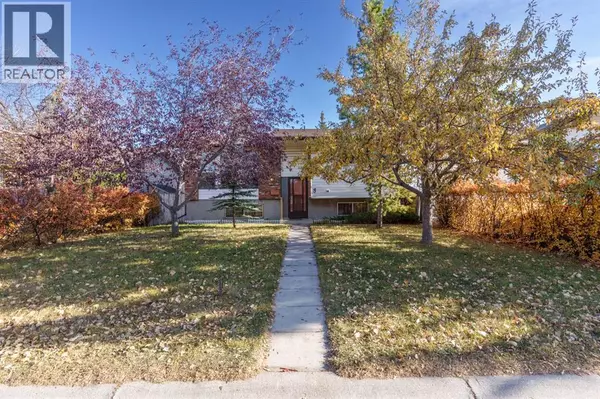 Calgary, AB T3G1N4,8 Ranchlands Crescent NW