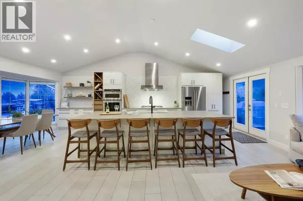 Calgary, AB T2L1B4,3224 Conrad Drive NW