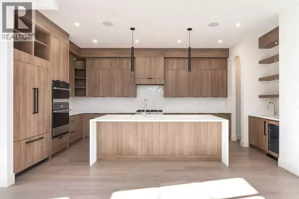 Calgary, AB T2M0V1,716 18 Avenue NW