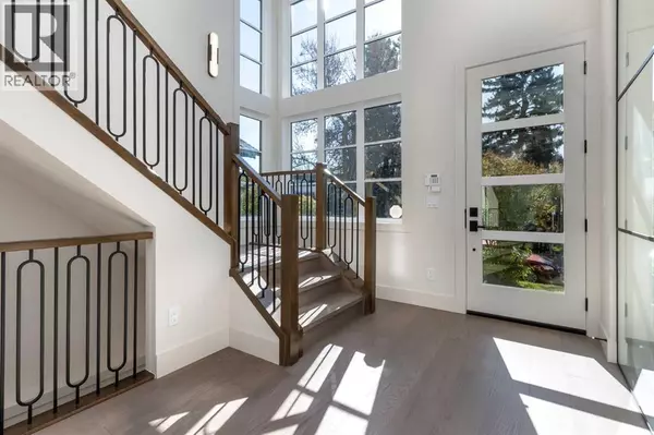 Calgary, AB T2M0V1,716 18 Avenue NW