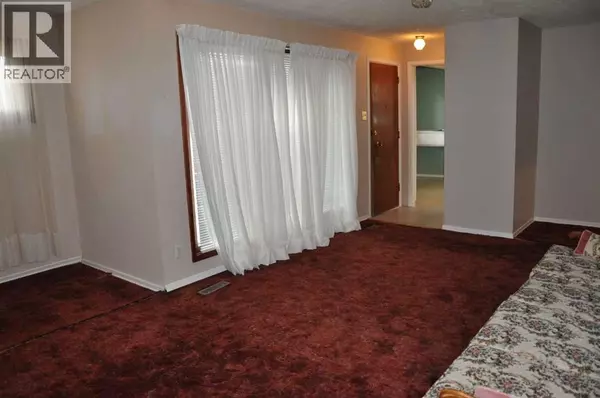 Lethbridge, AB T1k0A9,1607 10 Avenue S