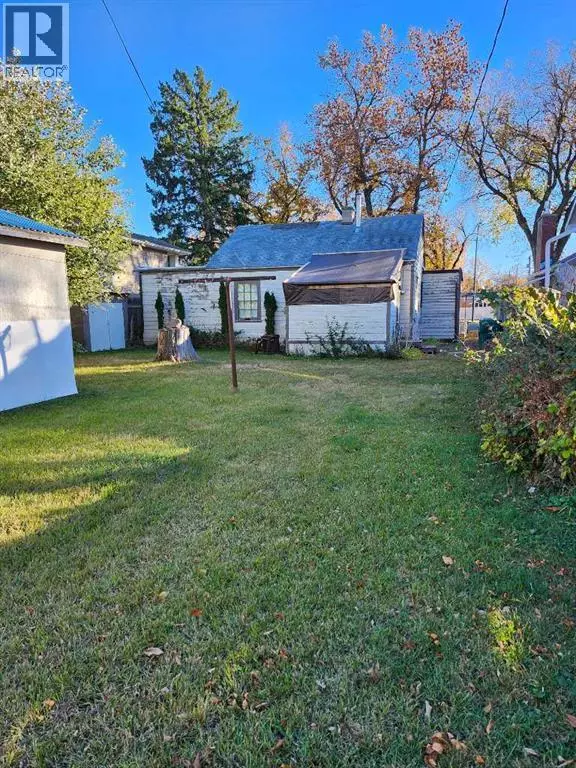 Lethbridge, AB T1k0A9,1607 10 Avenue S