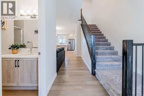 Airdrie, AB T4B5R8,609 Baywater Manor SW