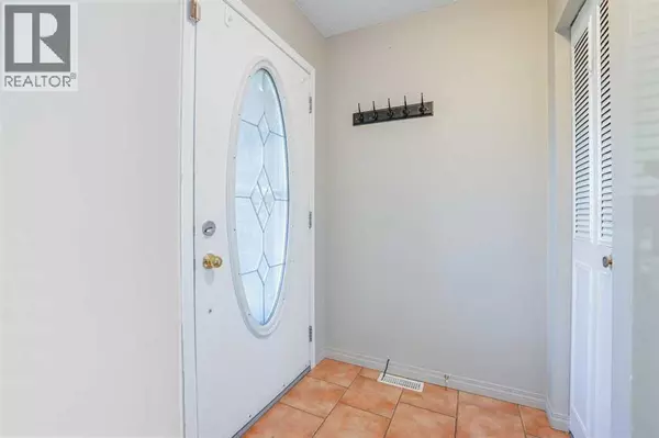 Calgary, AB T2A3V4,99 Mardale Crescent NE