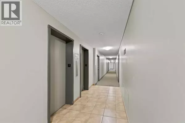 Calgary, AB T3c3P7,207, 1335 12 SW