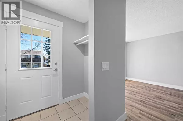 Calgary, AB T3J1Y6,128 Castlegreen Close NE