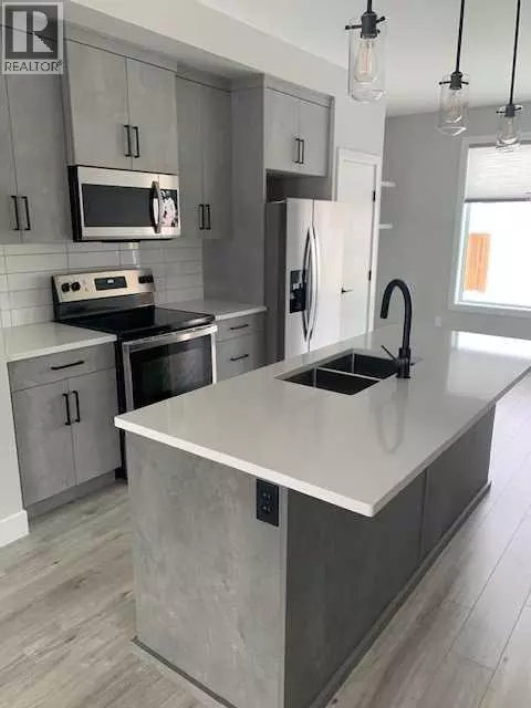 Lethbridge, AB T1K8J8,2909 46 Street S