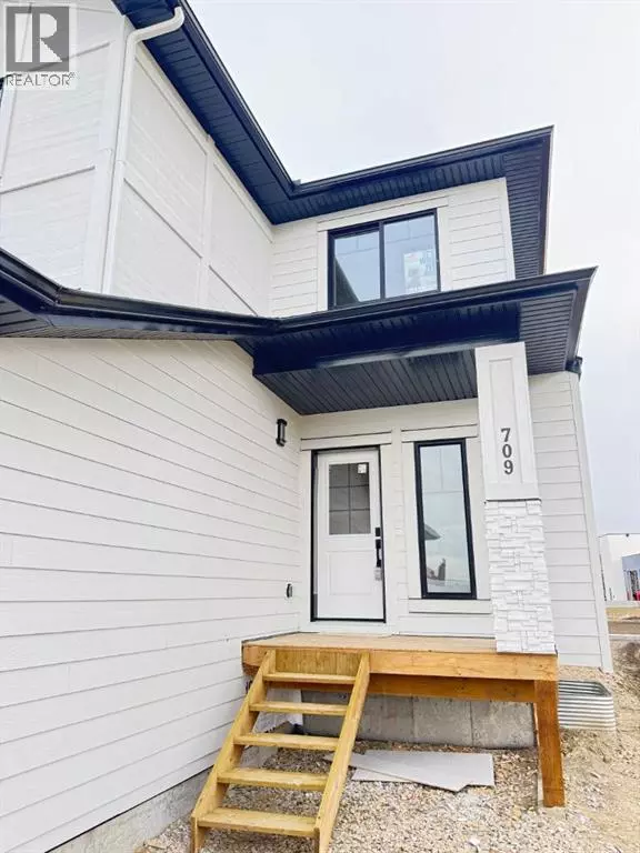 Carstairs, AB T0M0N0,709 Mandalay Avenue