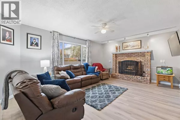 Okotoks, AB T1S1M2,9 Hunters Mews