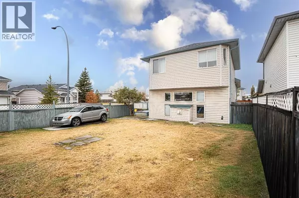 Calgary, AB T1Y7A3,8051 Laguna Way NE