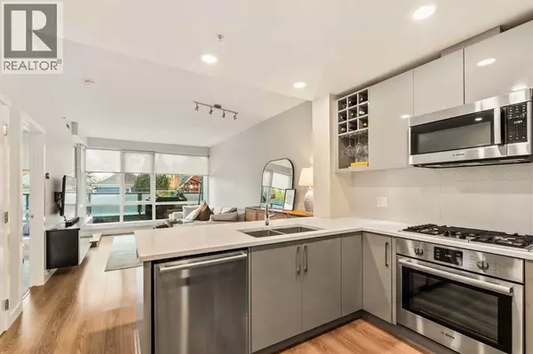 206, 301 10 Street NW, Calgary, AB T2N1V5