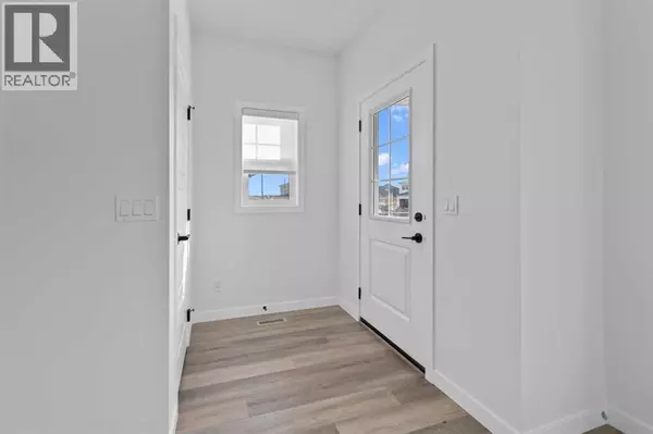 Airdrie, AB T4B5R1,994 Chinook Winds Meadow SW