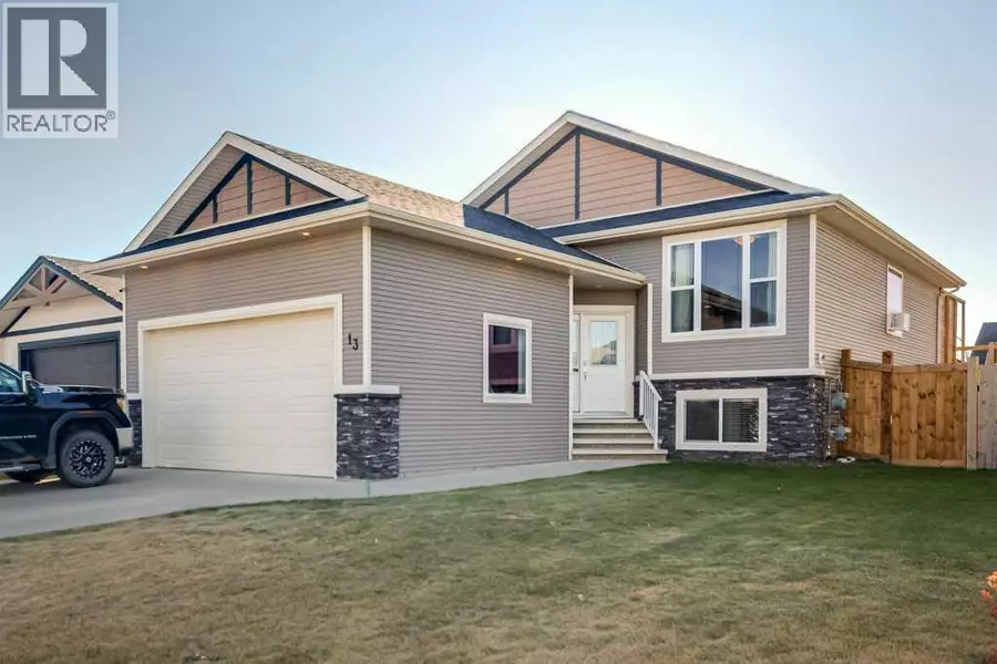 13 Adina Close, Blackfalds, AB T4M0J4
