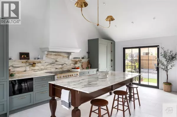 1011 Lake Wapta Way SE, Calgary, AB T2J2N8