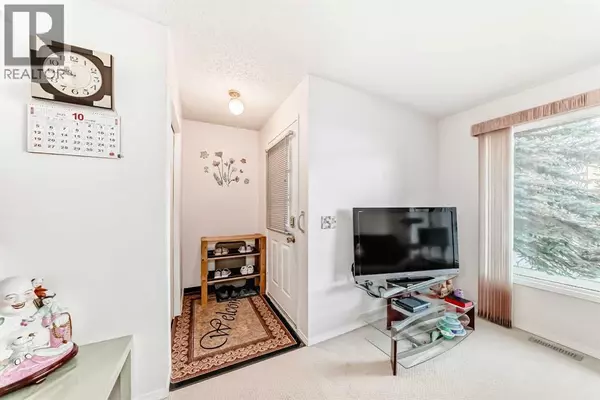 Calgary, AB T3K2B2,49, 380 Bermuda Drive NW