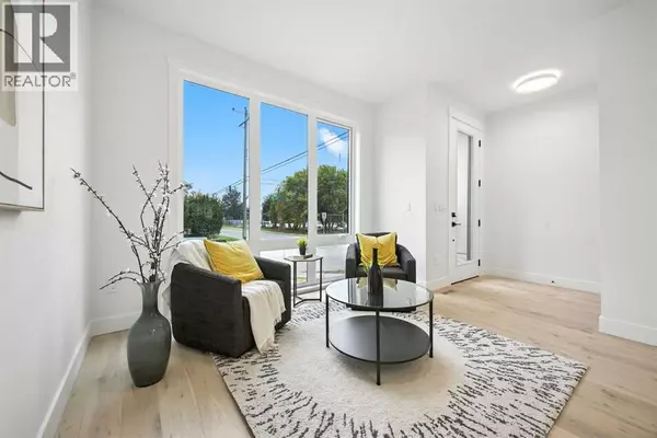 Calgary, AB T2M1K6,926 21 Avenue NW