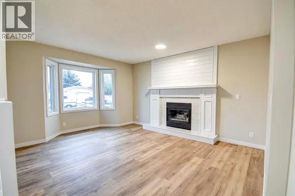 Red Deer, AB T4R2H5,112 Dixon Crescent