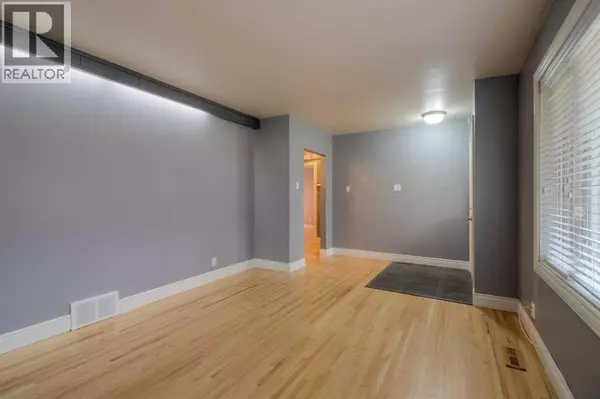 Lethbridge, AB T1H2B4,813 Stafford Drive N