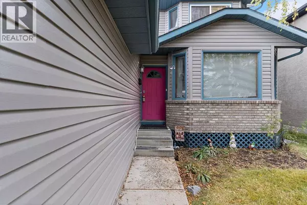 Calgary, AB T2X3H4,399 Sunlake Road SE