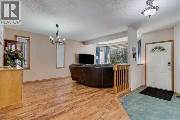 Calgary, AB T2X3H4,399 Sunlake Road SE