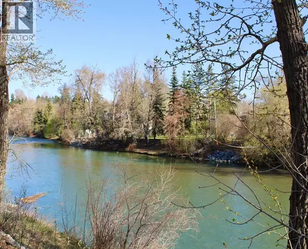 Calgary, AB T2S1S9,14, 2417 2 Street SW