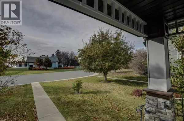 Calgary, AB T2Y4B6,217 Somerside Close SW