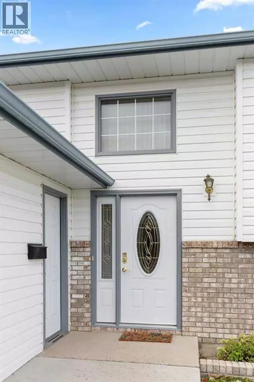 Medicine Hat, AB T1B3Y9,361 Sprague Way SE
