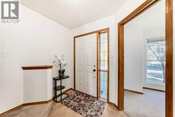 Calgary, AB T3M1J4,201 Cranberry Square SE