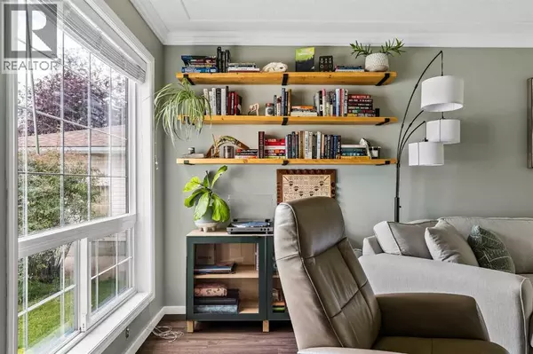 Calgary, AB T3A5M2,10481 Hidden Valley Drive NW