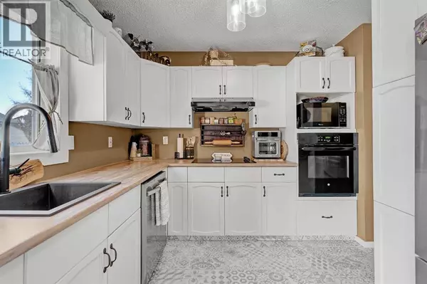 Beaverlodge, AB T0H0C0,908 Birch Street