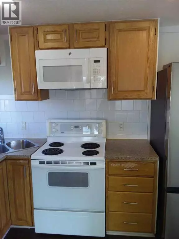 Calgary, AB T2A0W6,300, 6220 17 Avenue SE