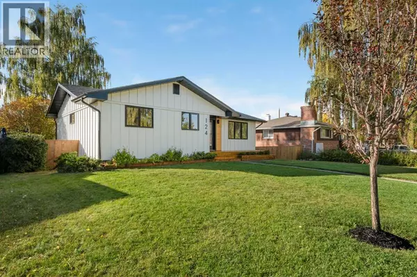 Calgary, AB T3E4W9,124 Gainsborough Drive SW