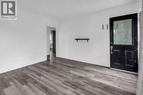 Calgary, AB T2E5E7,1212 Bantry Street NE