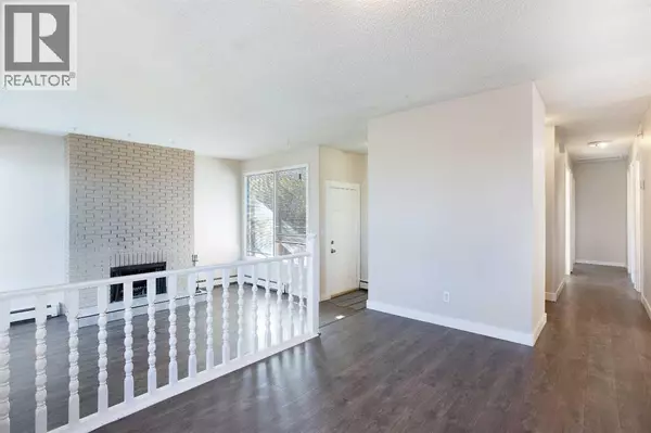 Calgary, AB T3B2N8,4004 79 Street NW