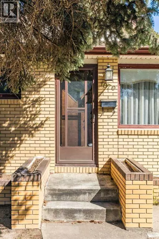 Medicine Hat, AB T1A1B2,1070 Queen Street SE