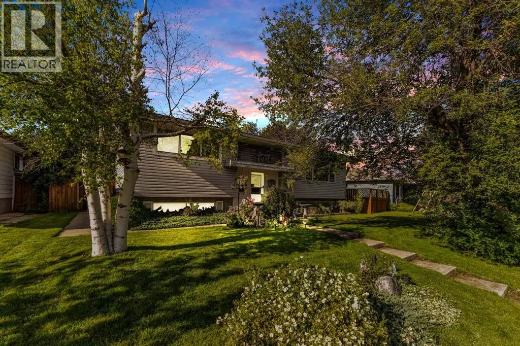 Calgary, AB T2A2W4,46 Marbrooke Circle NE