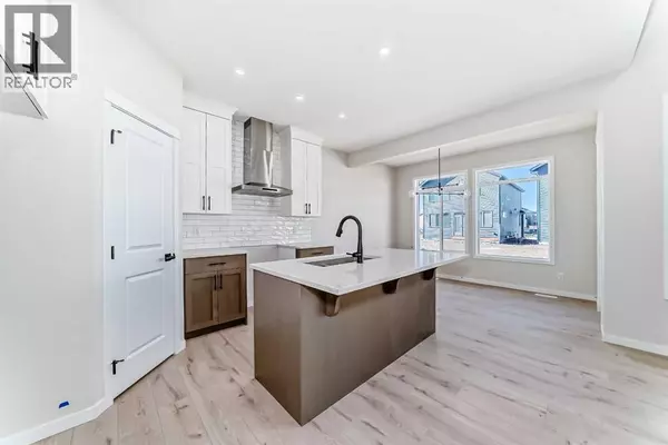 Calgary, AB T3N2P7,105 Corner Glen Green NE