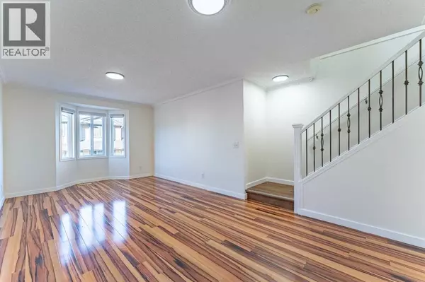 Calgary, AB T2Y4X7,121 Eversyde Point SW