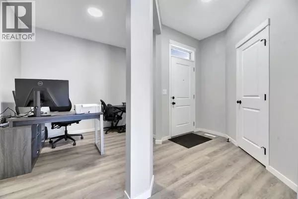 Calgary, AB T2X4A8,15 Creekside Grove SW