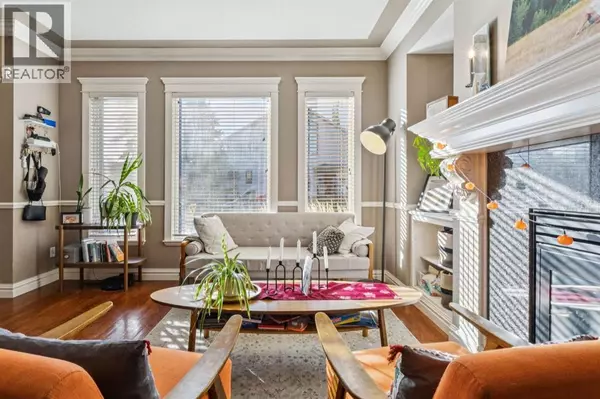 Calgary, AB T3E7J5,2808 19 Avenue SW