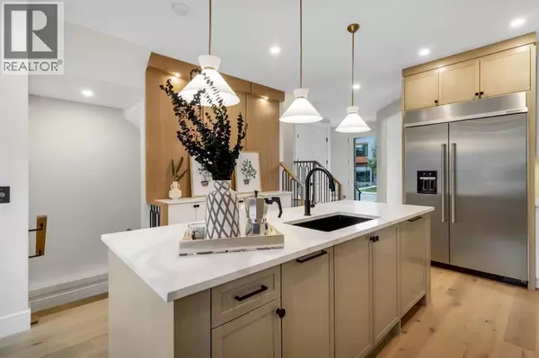 Calgary, AB T2M4E3,2118 Victoria Crescent NW