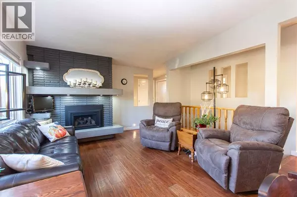 Red Deer, AB T4N2S9,4413 Embury Crescent