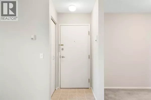 Calgary, AB T3A3V2,1621, 3400 Edenwold Heights NW