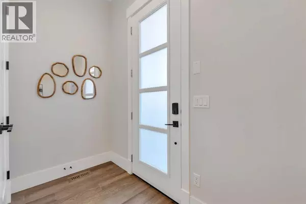 Calgary, AB T2M2J8,2337 27 Avenue NW