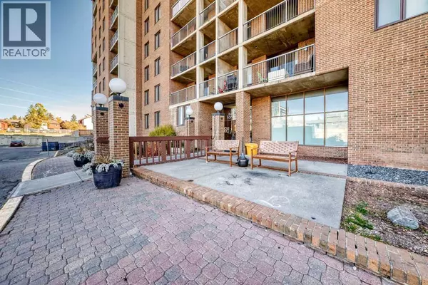 Calgary, AB T3A2E6,1406, 4944 Dalton Drive NW