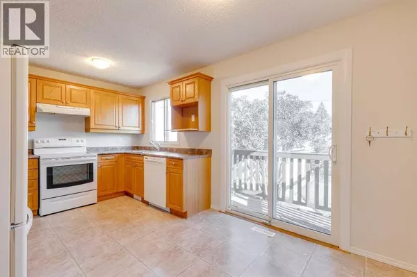 Calgary, AB T2B2B8,12 Doverthorn Place SE