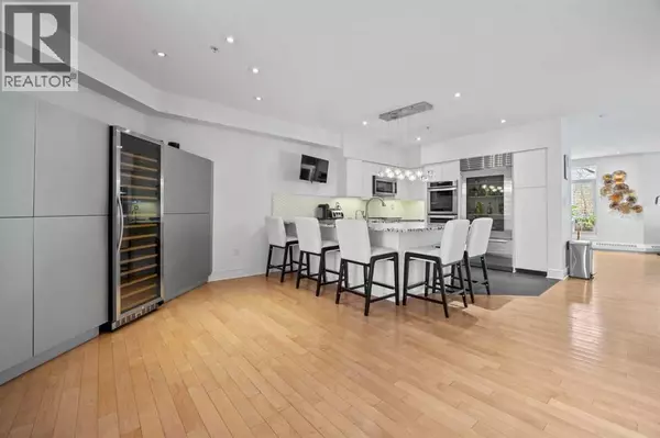 Calgary, AB T2P4X2,5206, 400 Eau Claire Avenue SW