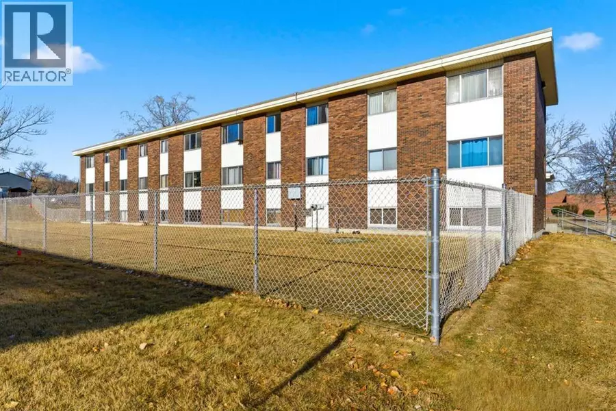 103, 231 64 Avenue NW, Calgary, AB T2K0M1