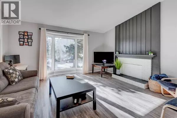 Calgary, AB T2W4J9,19 Woodglen Grove SW